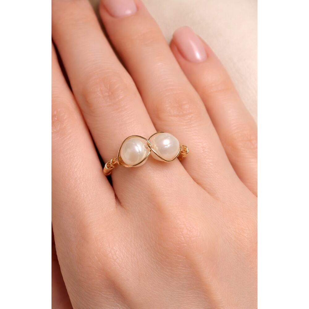 🧚🏻‍♀️ Handmade Freshwater Pearl Wire Wrapped Ring Size 6 Gold Tone